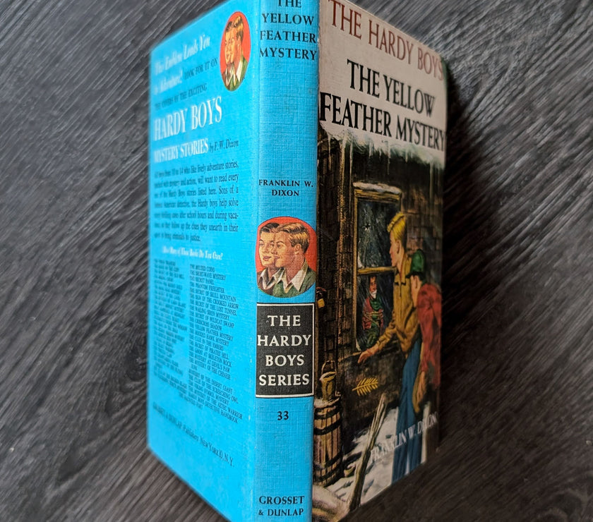 33 The Yellow Feather Mystery (1953):  Vintage Hardy Boys Book Blue-Back image 1