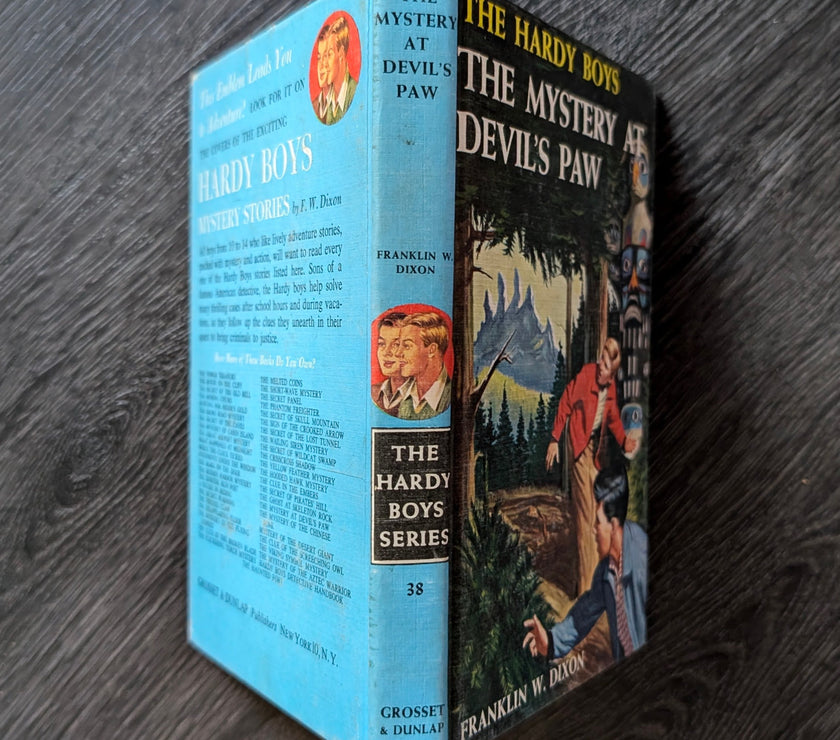 38 The Mystery at Devil's Paw (1959-Brown End Pages):  Hardy Boys Book Blue image 1