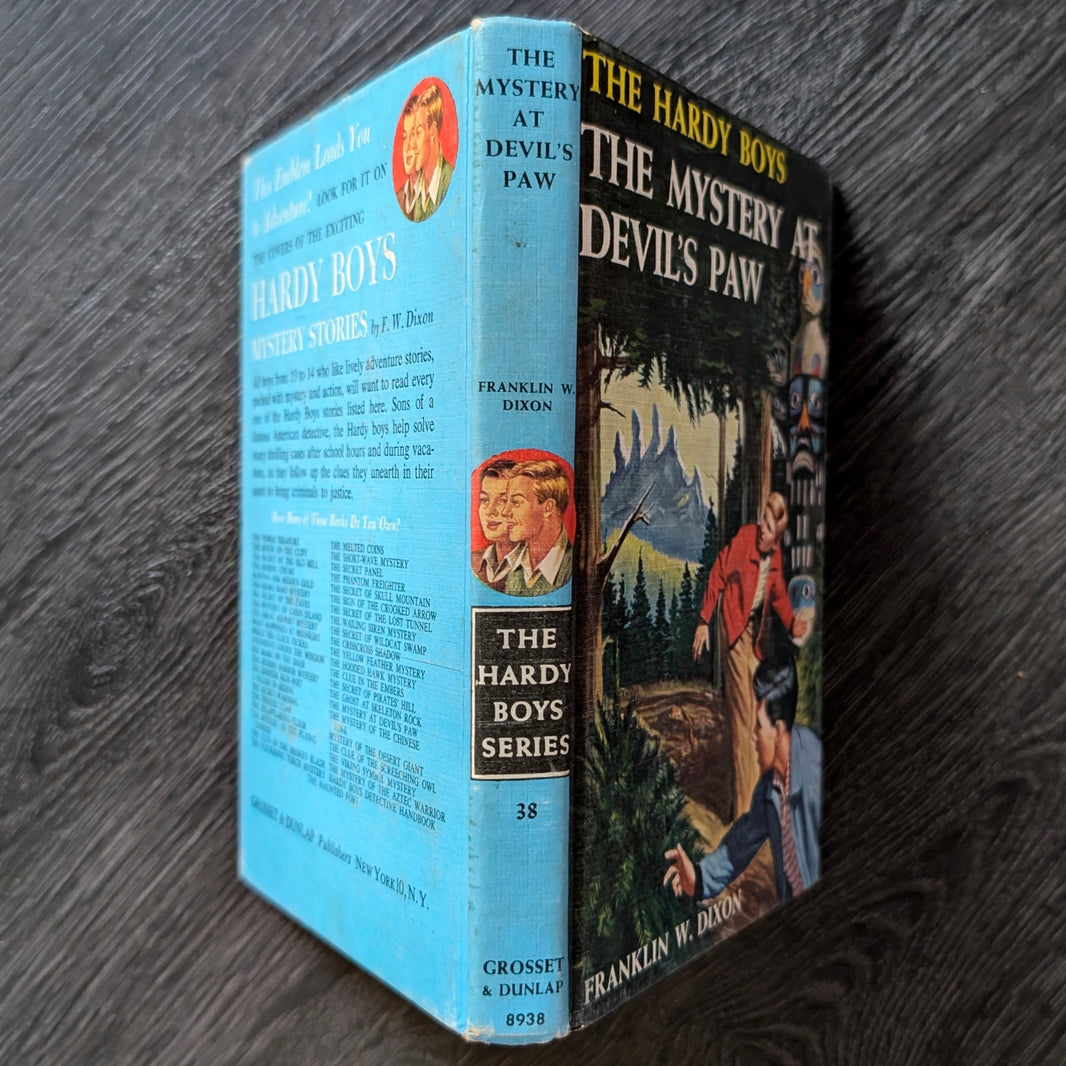 38 The Mystery at Devil's Paw (1959-Brown End Pages):  Hardy Boys Book Blue image 1