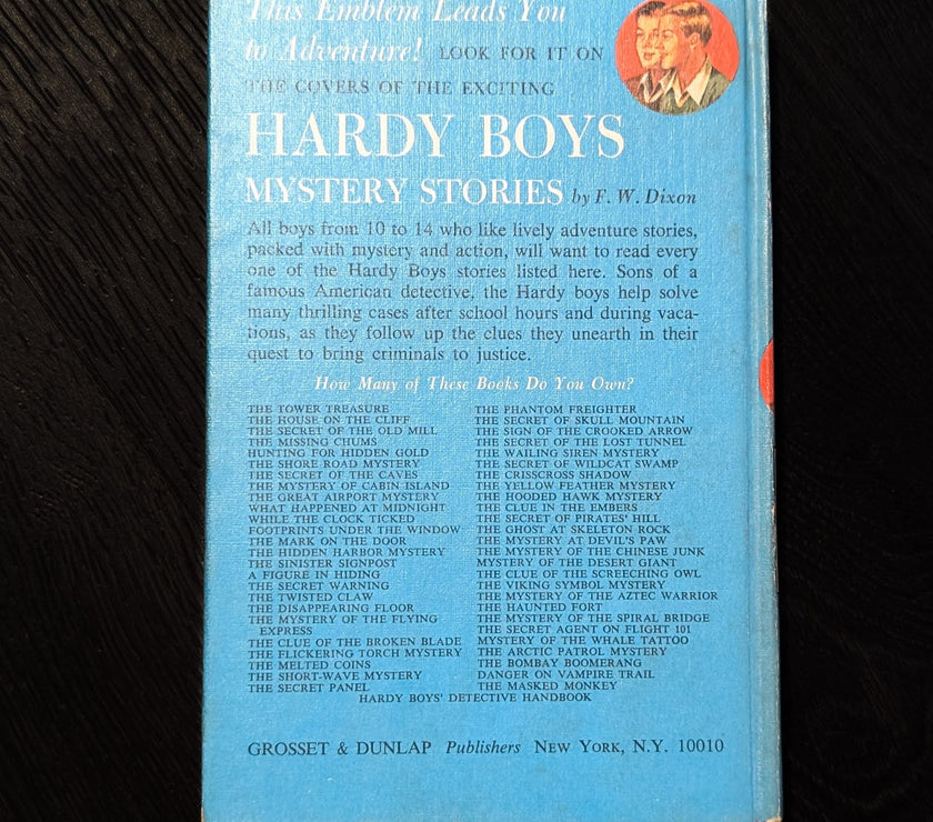38 The Mystery at Devil's Paw 1959-White End Page:  Hardy Boys Book Blue-Back image 3