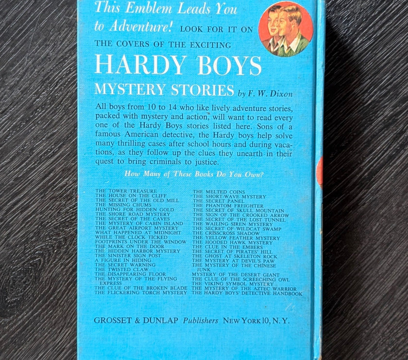 26 The Phantom Freighter (1947):  Vintage Hardy Boys Book Blue-Back image 1