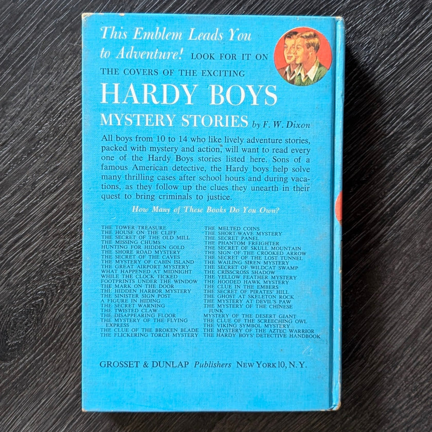 26 The Phantom Freighter (1947):  Vintage Hardy Boys Book Blue-Back image 1