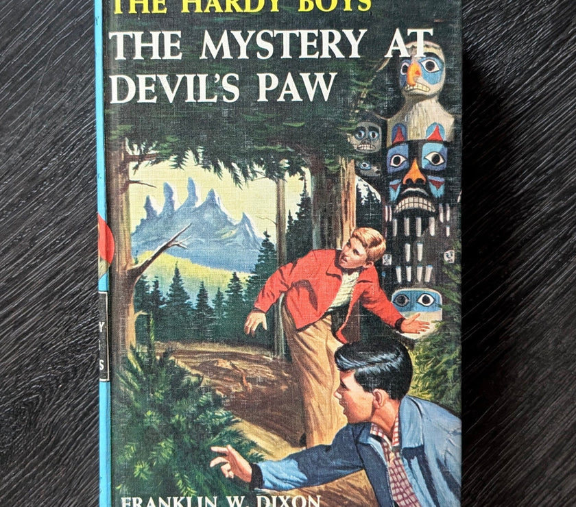 38 The Mystery at Devil's Paw (1959-Brown End Pages):  Hardy Boys Book Blue image 0