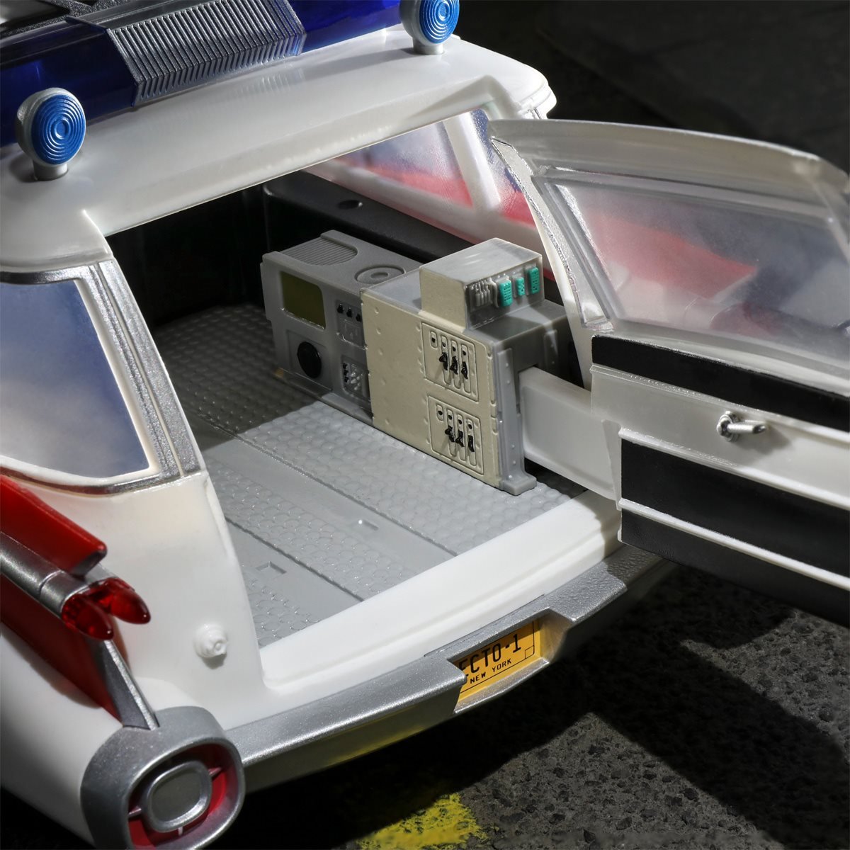 Ghostbusters Plasma Series Ecto-1 (1984) Vehicle: Iconic Movie Car Replica