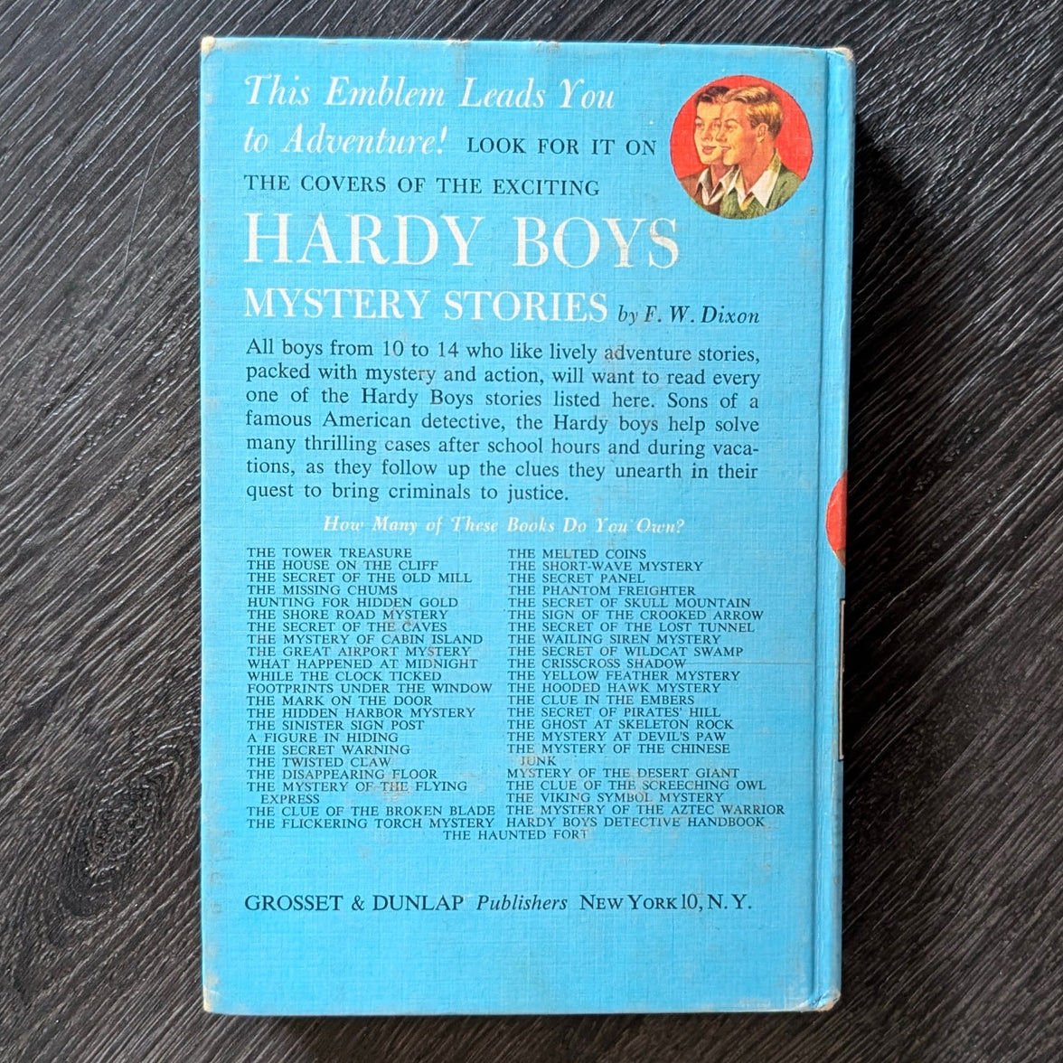 38 The Mystery at Devil's Paw (1959-Brown End Pages):  Hardy Boys Book Blue image 3