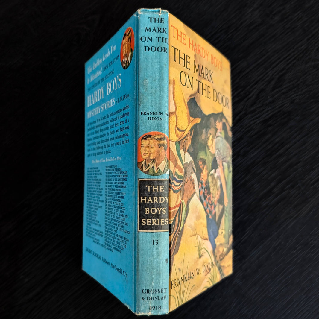 13 The Mark on the Door (1967):  Vintage Hardy Boys Book Blue-Back image 1