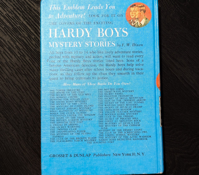 30 The Wailing Siren Mystery (1951):  Vintage Hardy Boys Book Blue-Back image 2