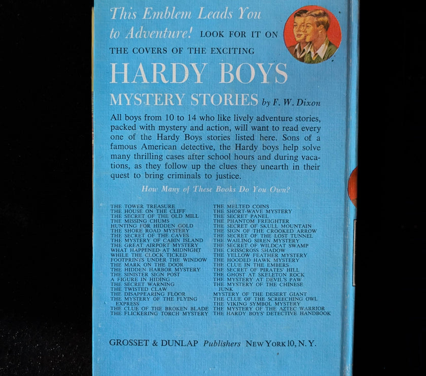 20 The Mystery of the Flying Express (1941):  Hardy Boys Book Blue-Back image 2
