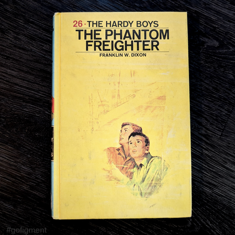26 The Phantom Freighter (1947/1970-RN):  Vintage Hardy Boys Book Blue-Back image 0