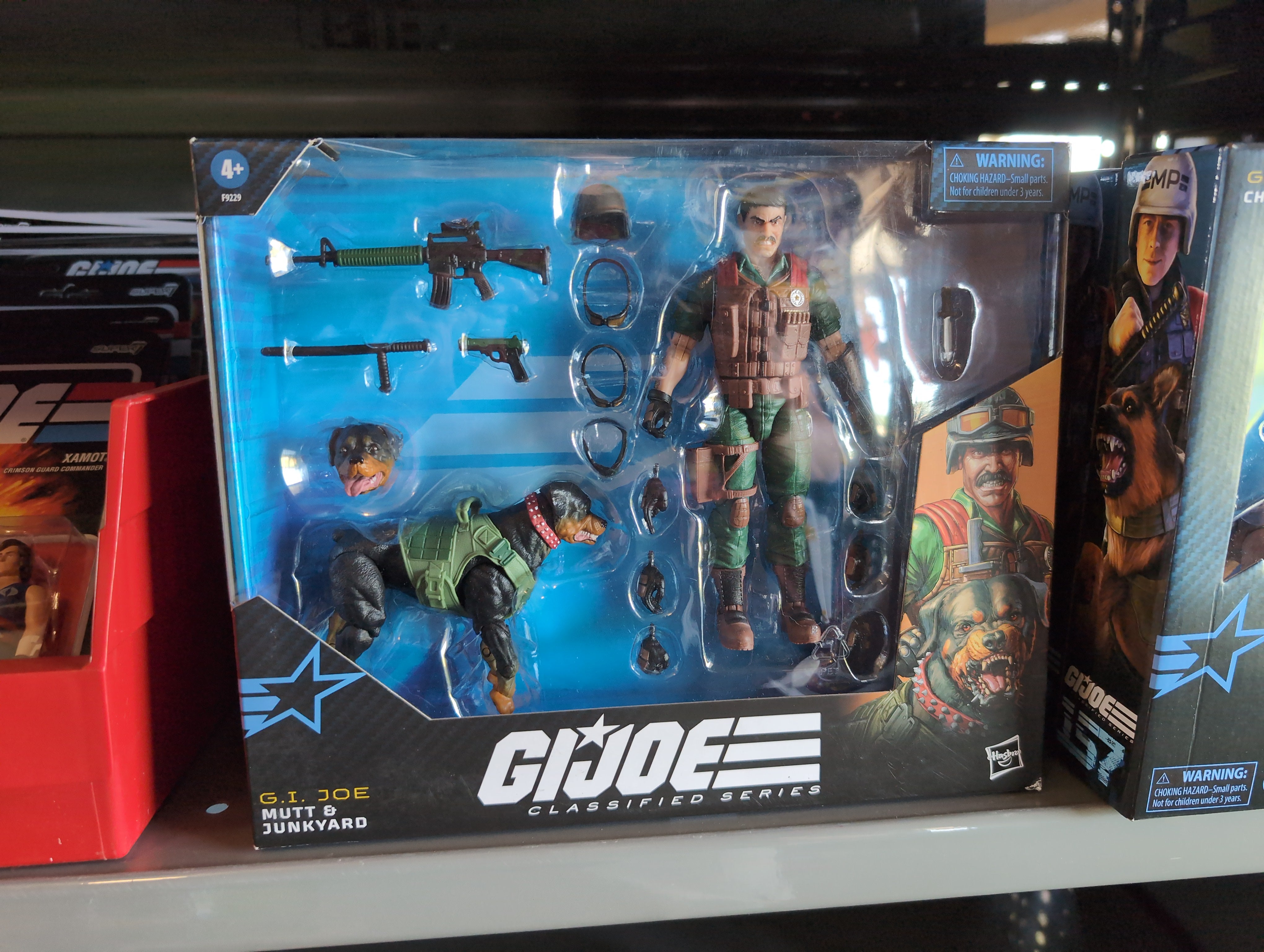 Mutt & Junkyard GI Joe Classified 1:12 scale 6" Action Figure by Hasbro with accessories and dog figure in packaging