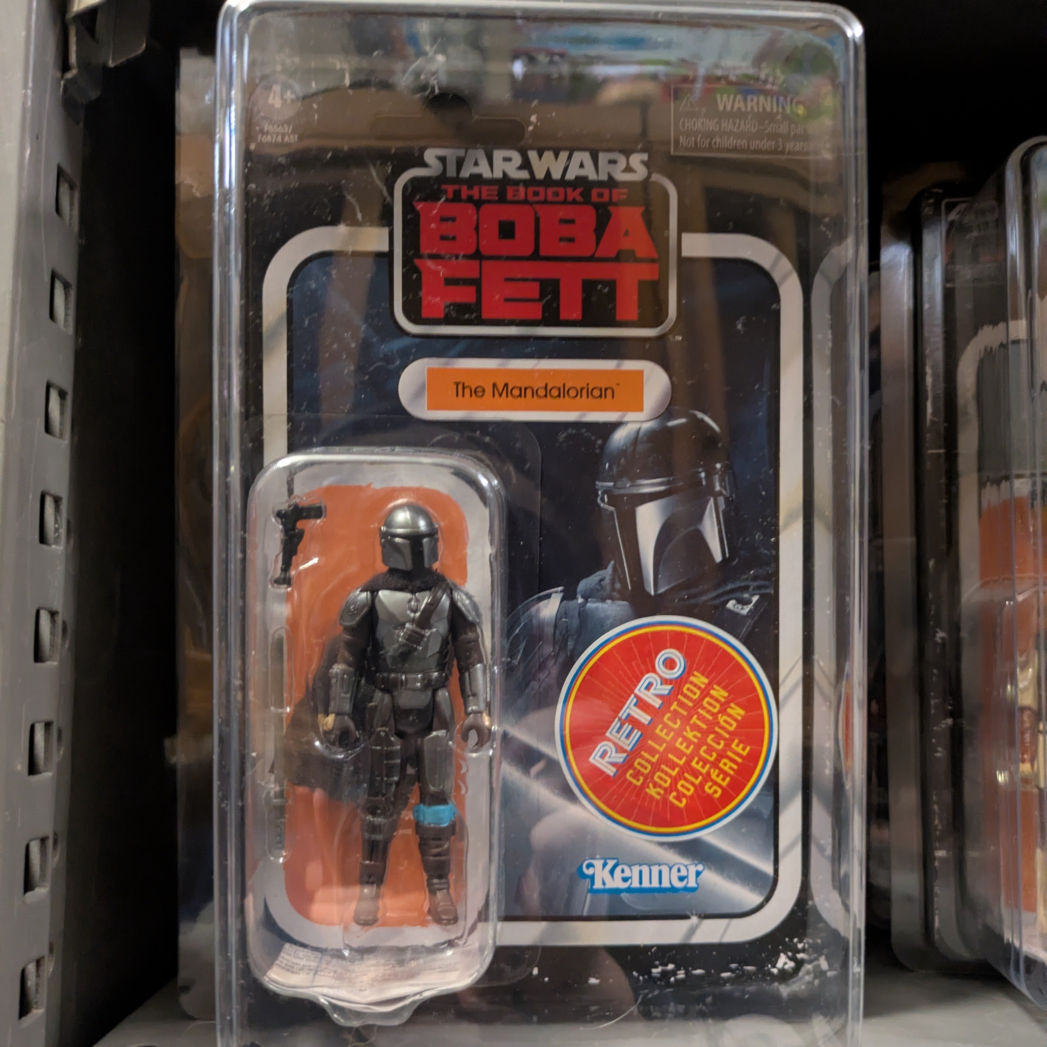 Mandalorian Beskar Star Wars Retro Collection Action Figure in case MANDO