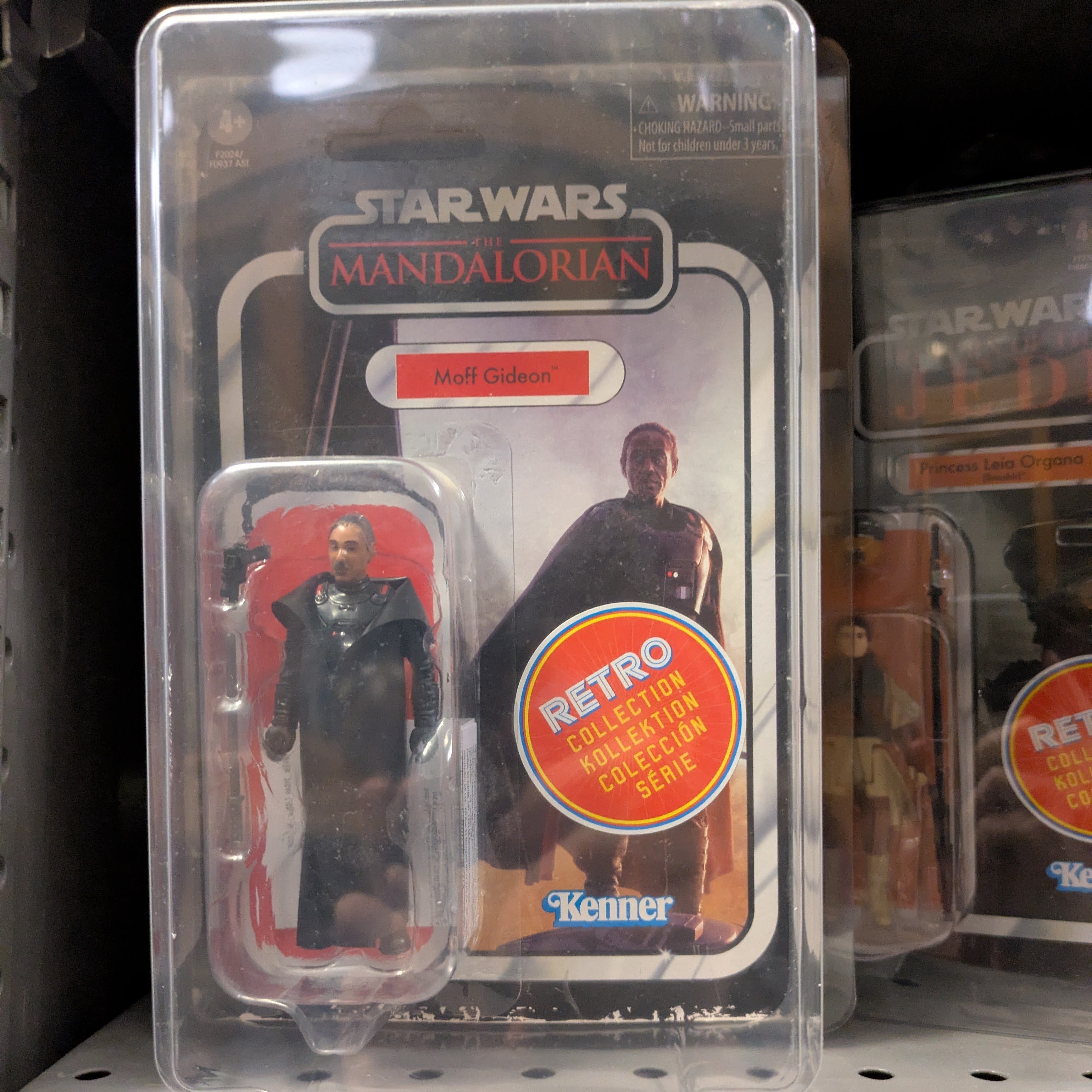 Moff Gideon Star Wars Retro Collection Action Figure in case MANDO