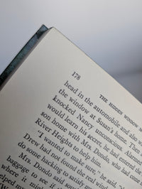 34 The Hidden Window Mystery Nancy Drew Book -1956/1975 (white-endpages)